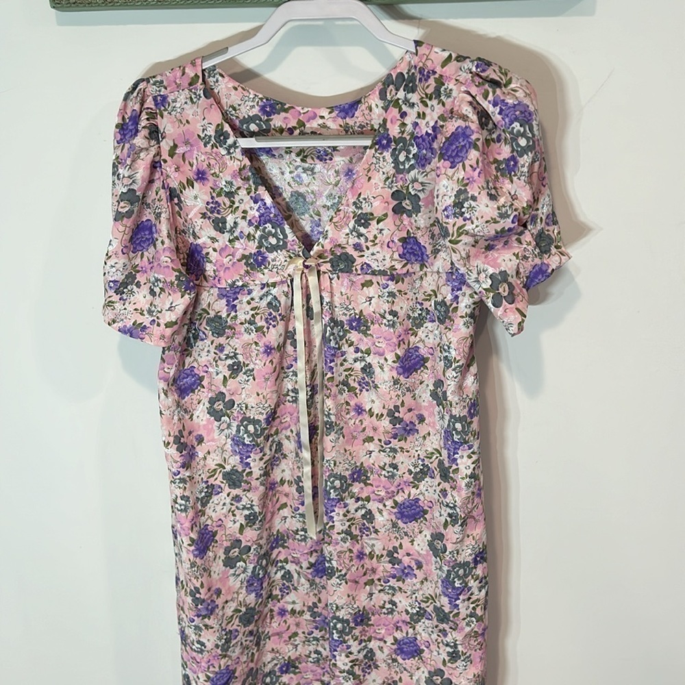 Vintage pink short puff sleeve midi day dress purple white floral print